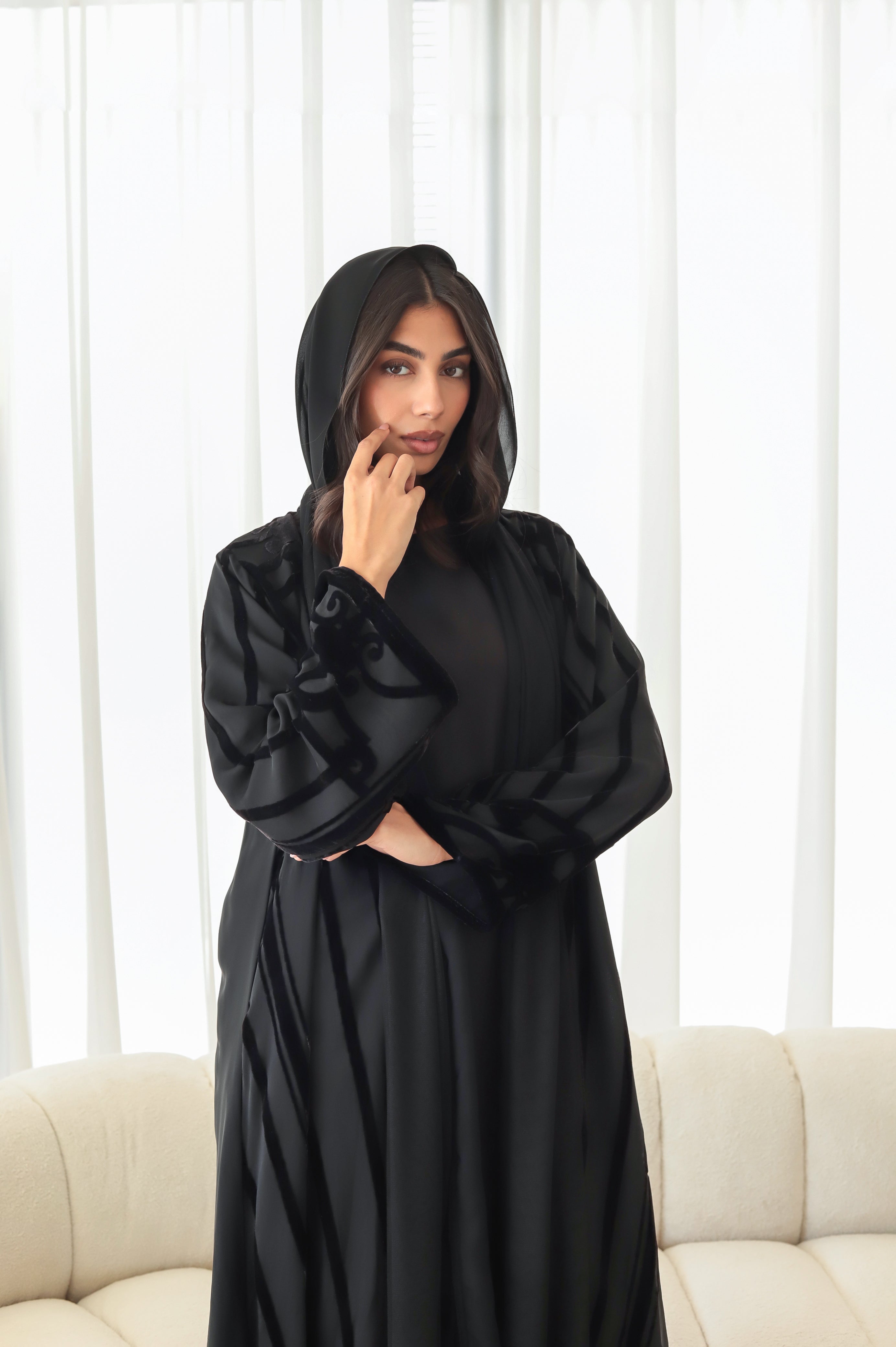 Velvet - Lines Black Abaya