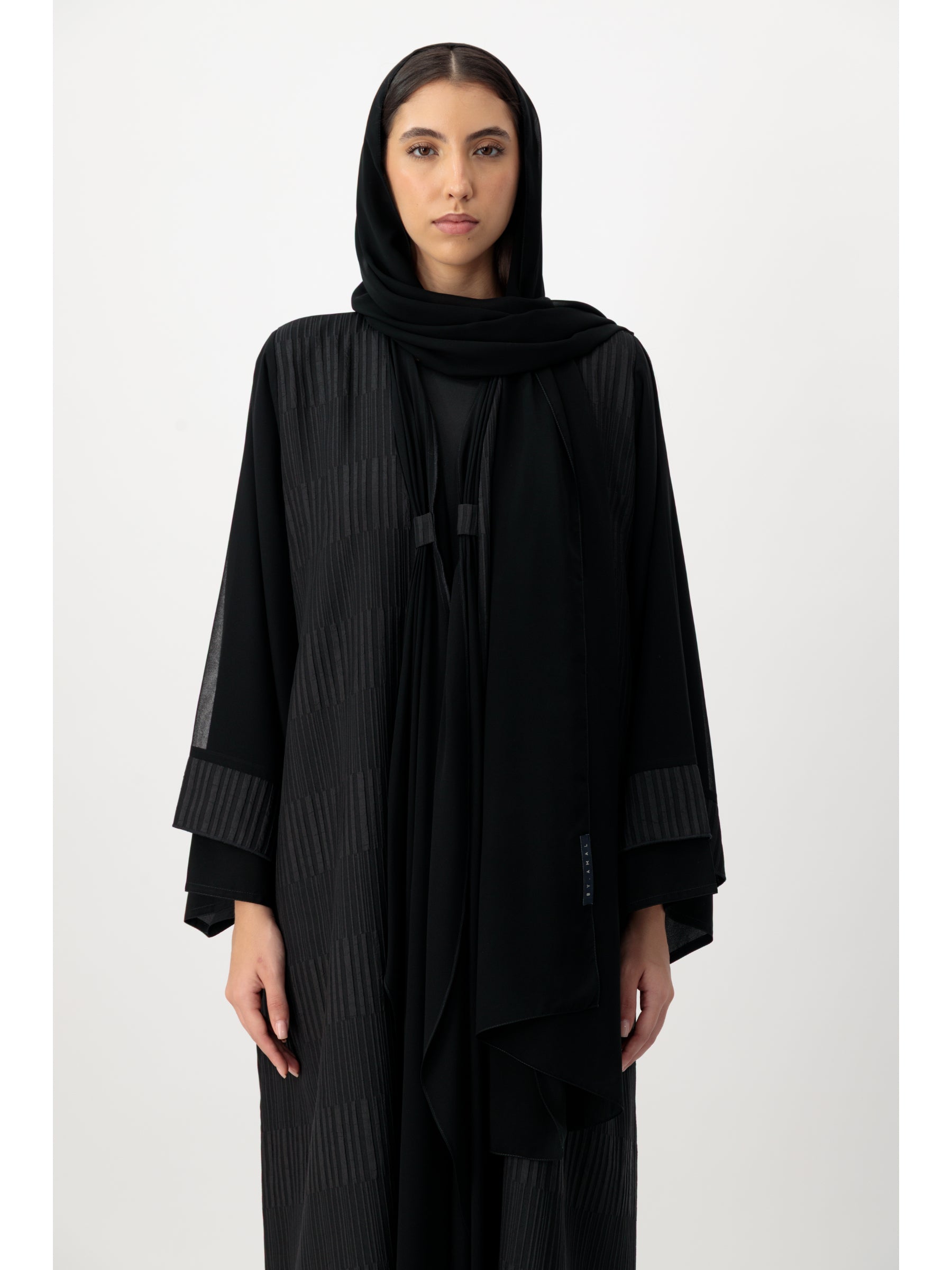 Dashed Korean Lines Black Abaya