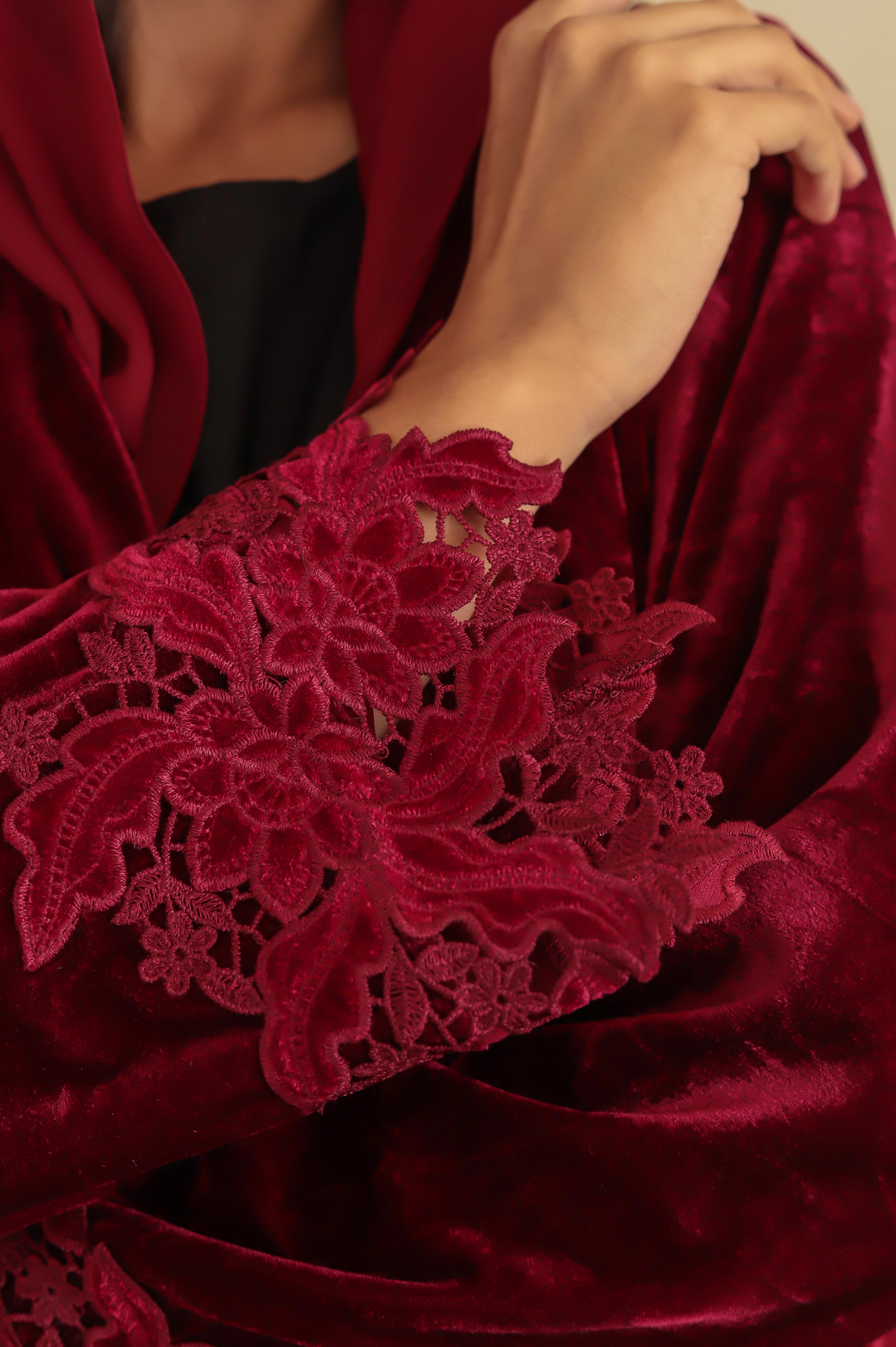 Velvet - Border Maroon Abaya