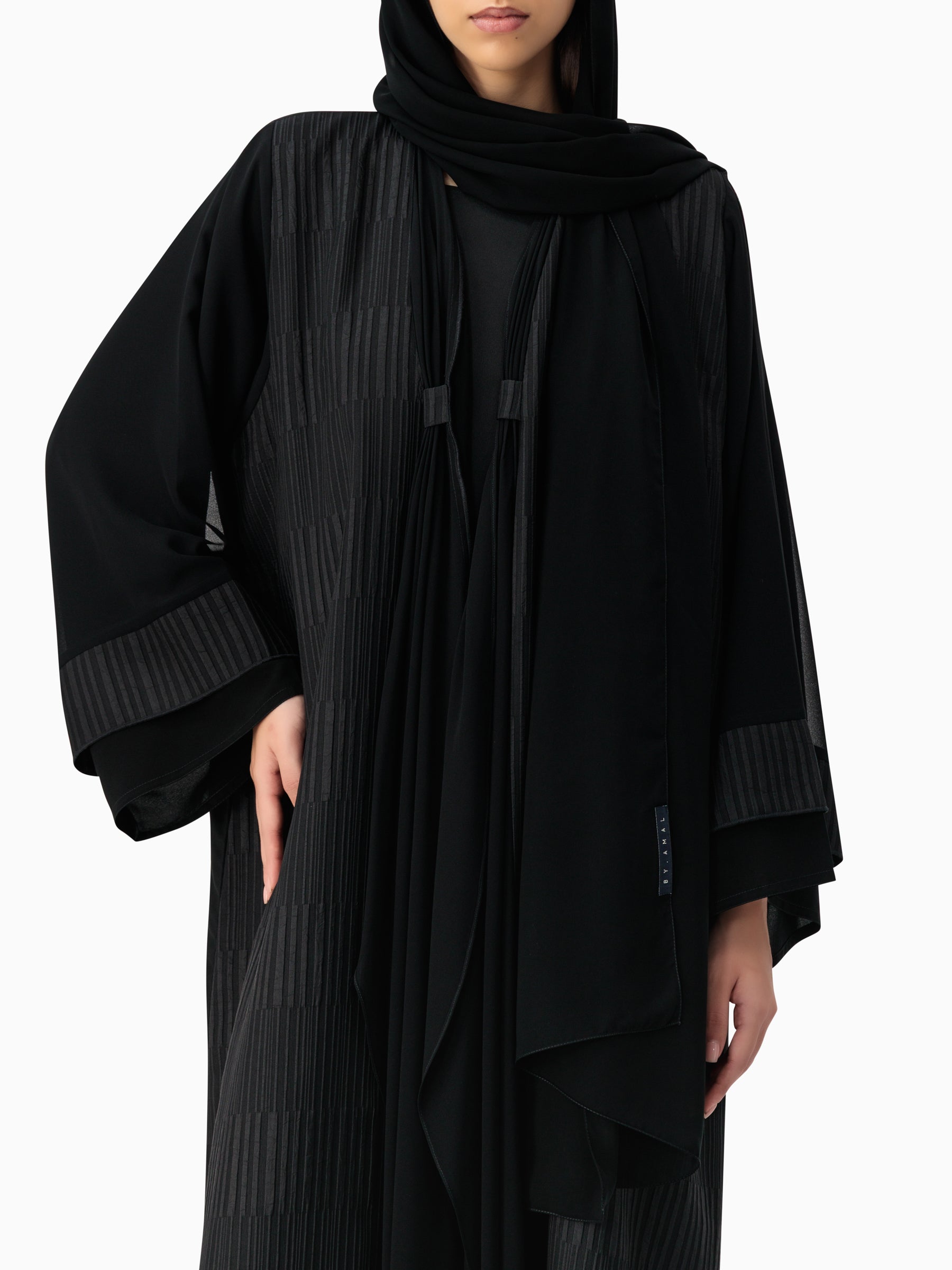 Dashed Korean Lines Black Abaya