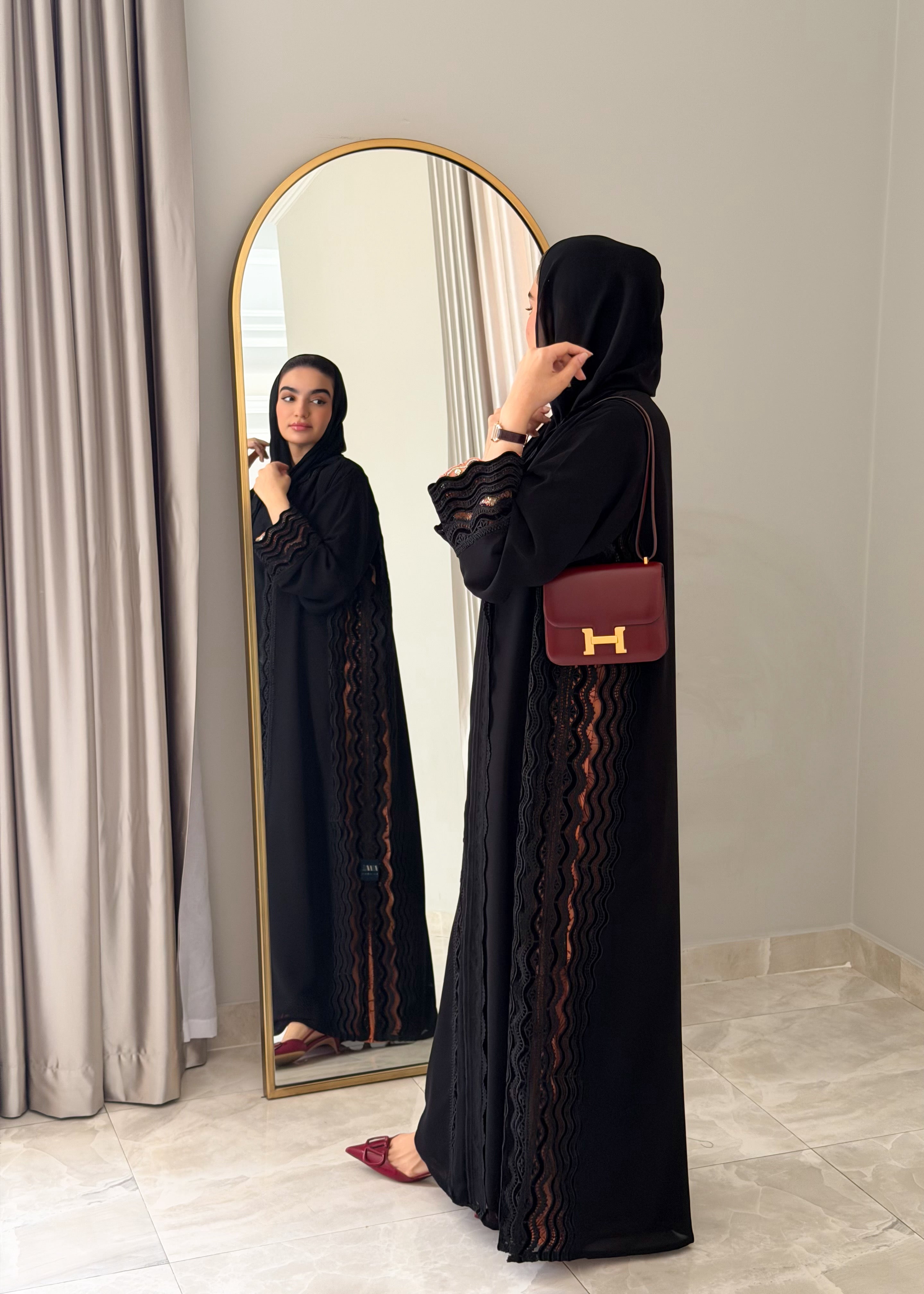 Elham Abdulkareem - Black Waves