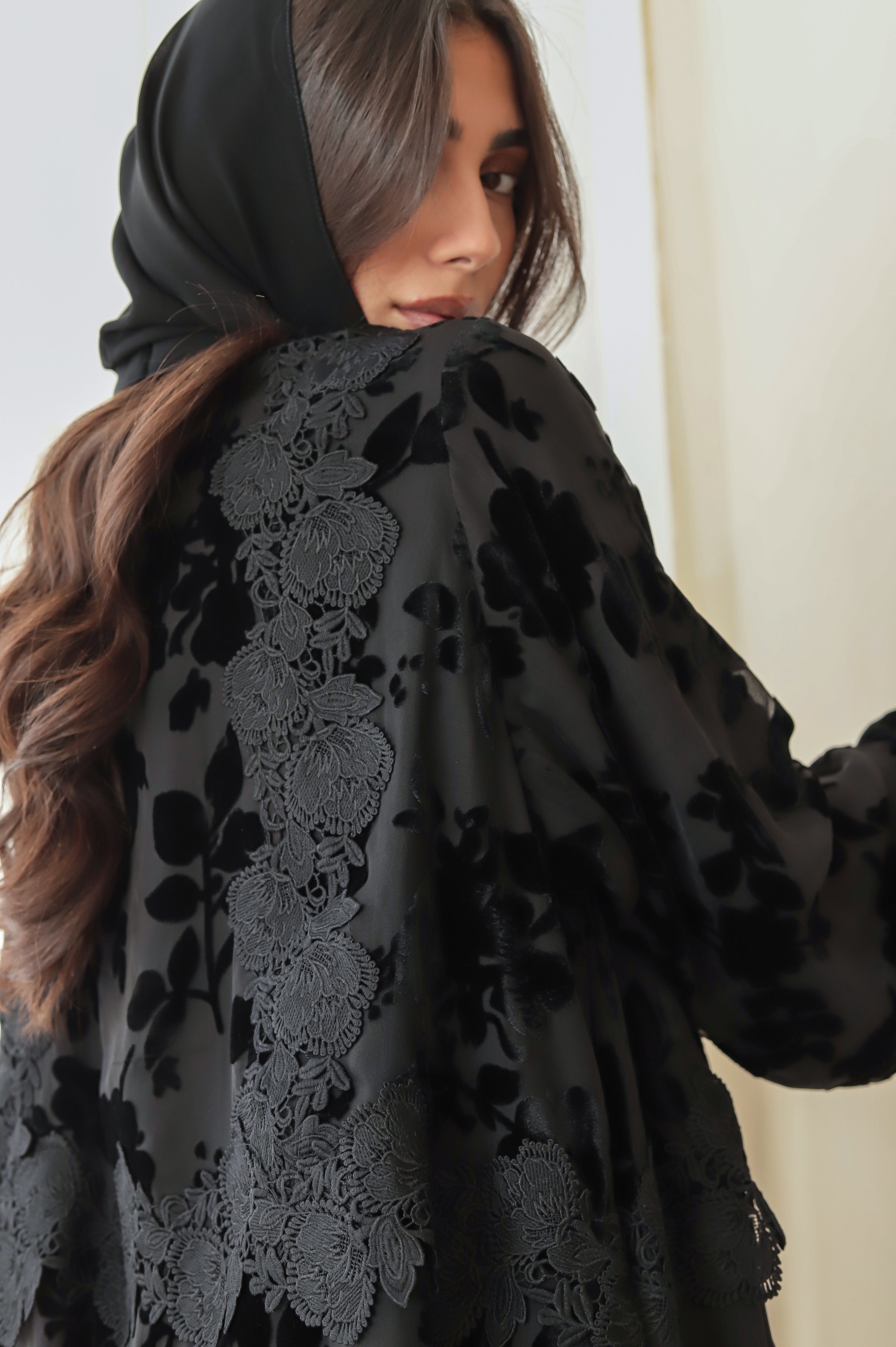 Velvet - Leaves Black Abaya