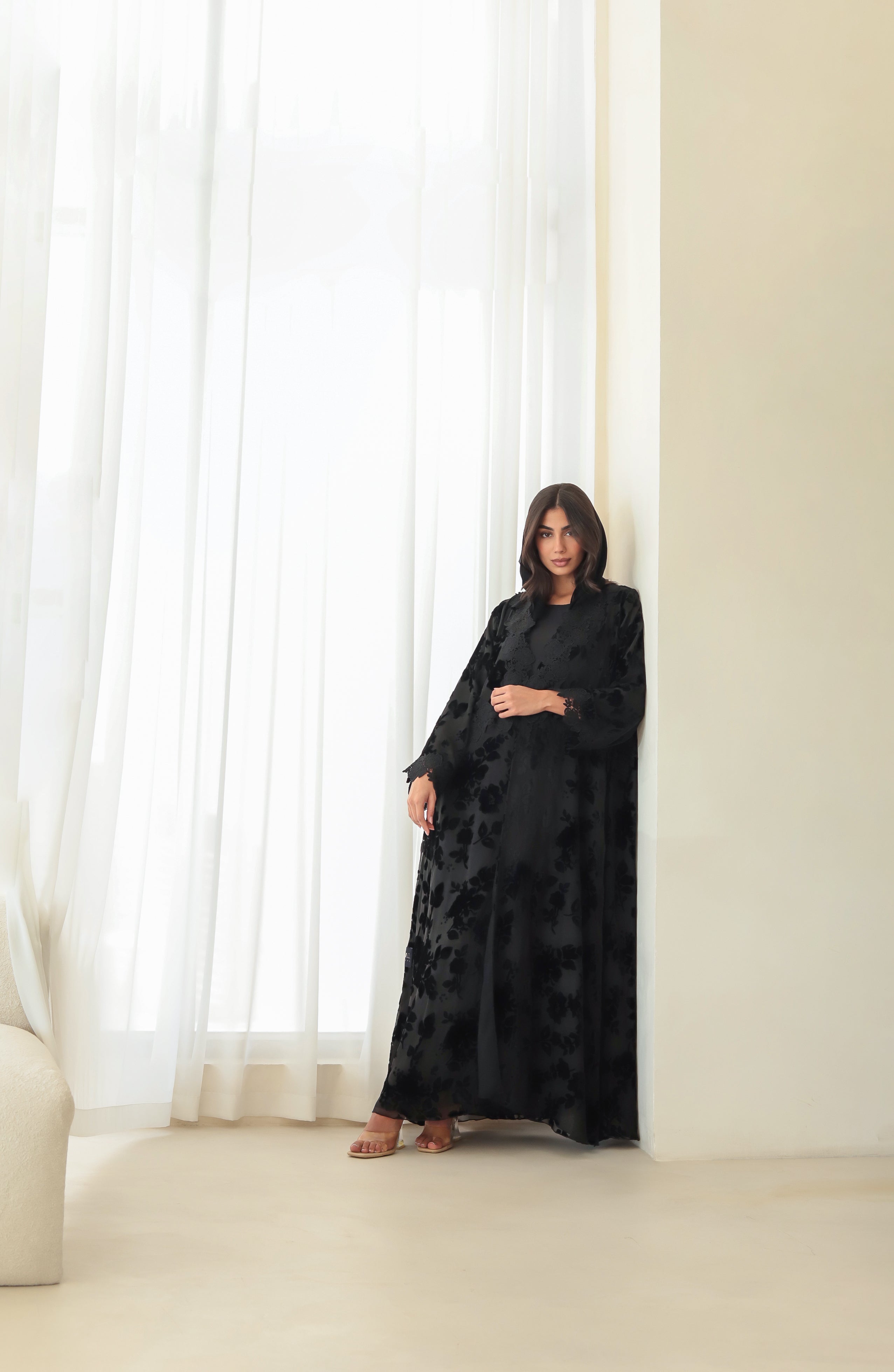 Velvet - Leaves Black Abaya