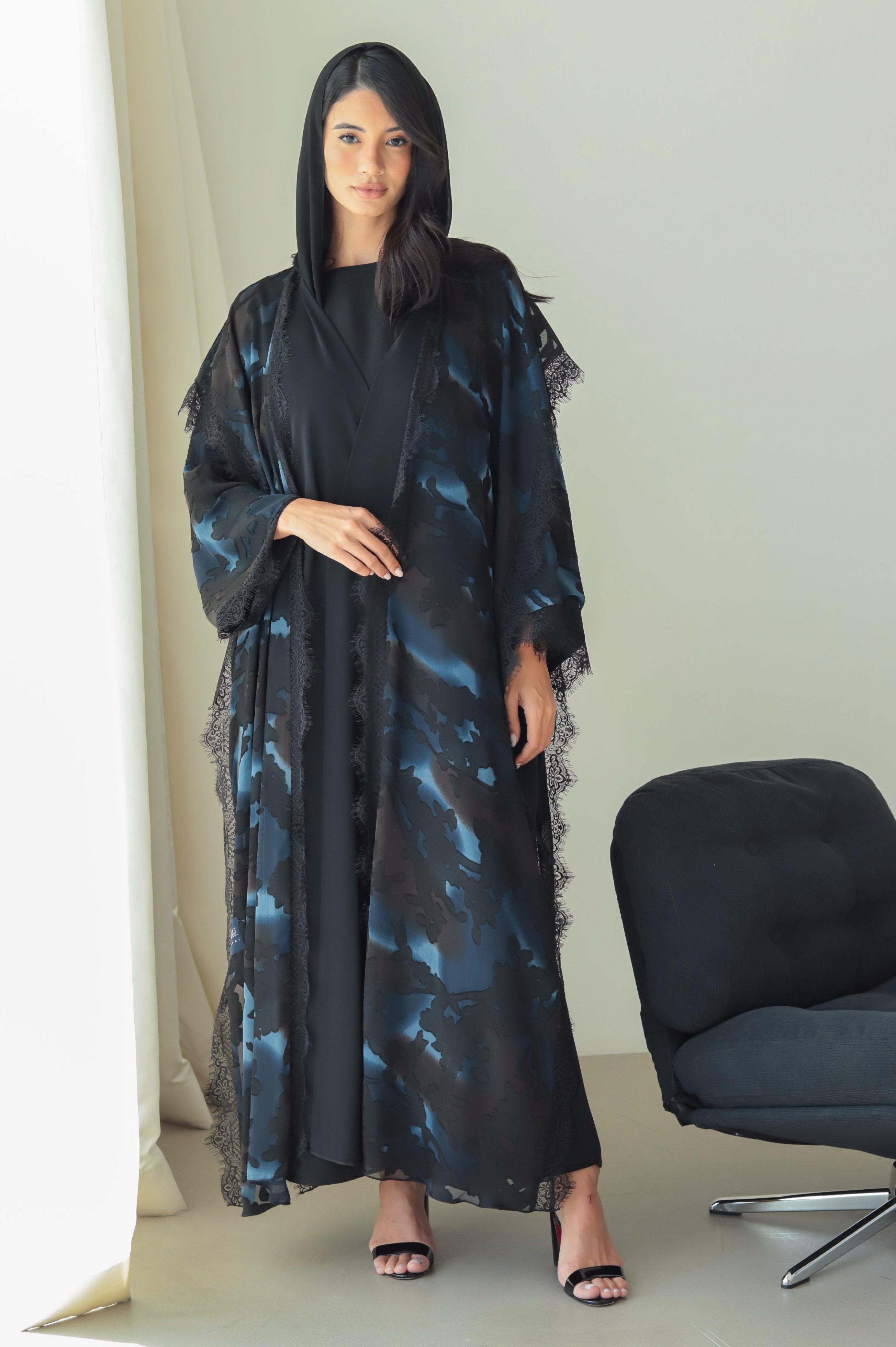 Eira - Black & Blue Abaya