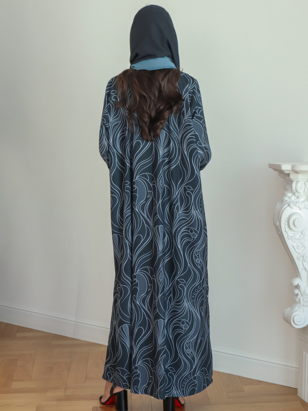 Printed Waves - Black Abaya