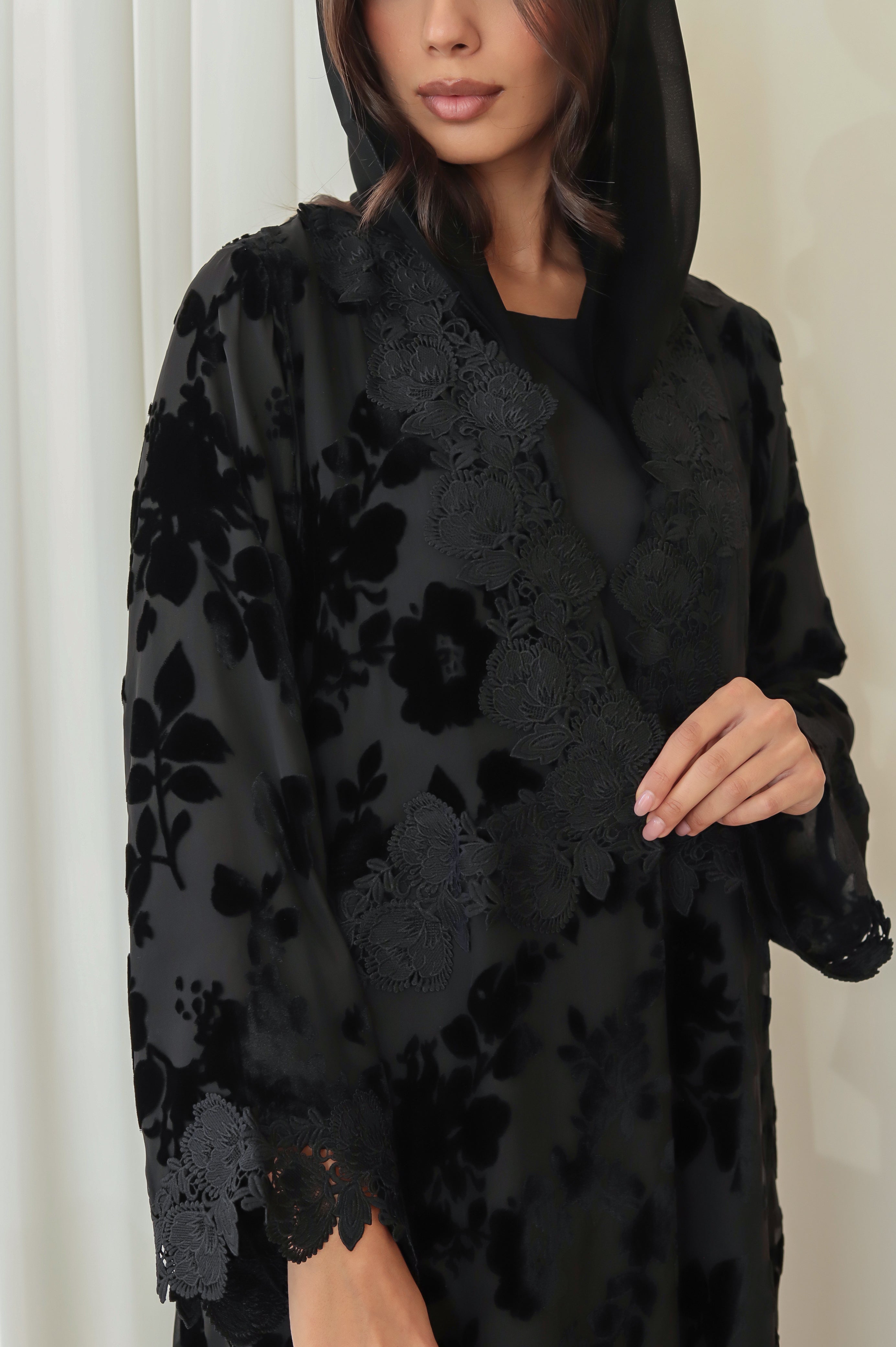 Velvet - Leaves Black Abaya