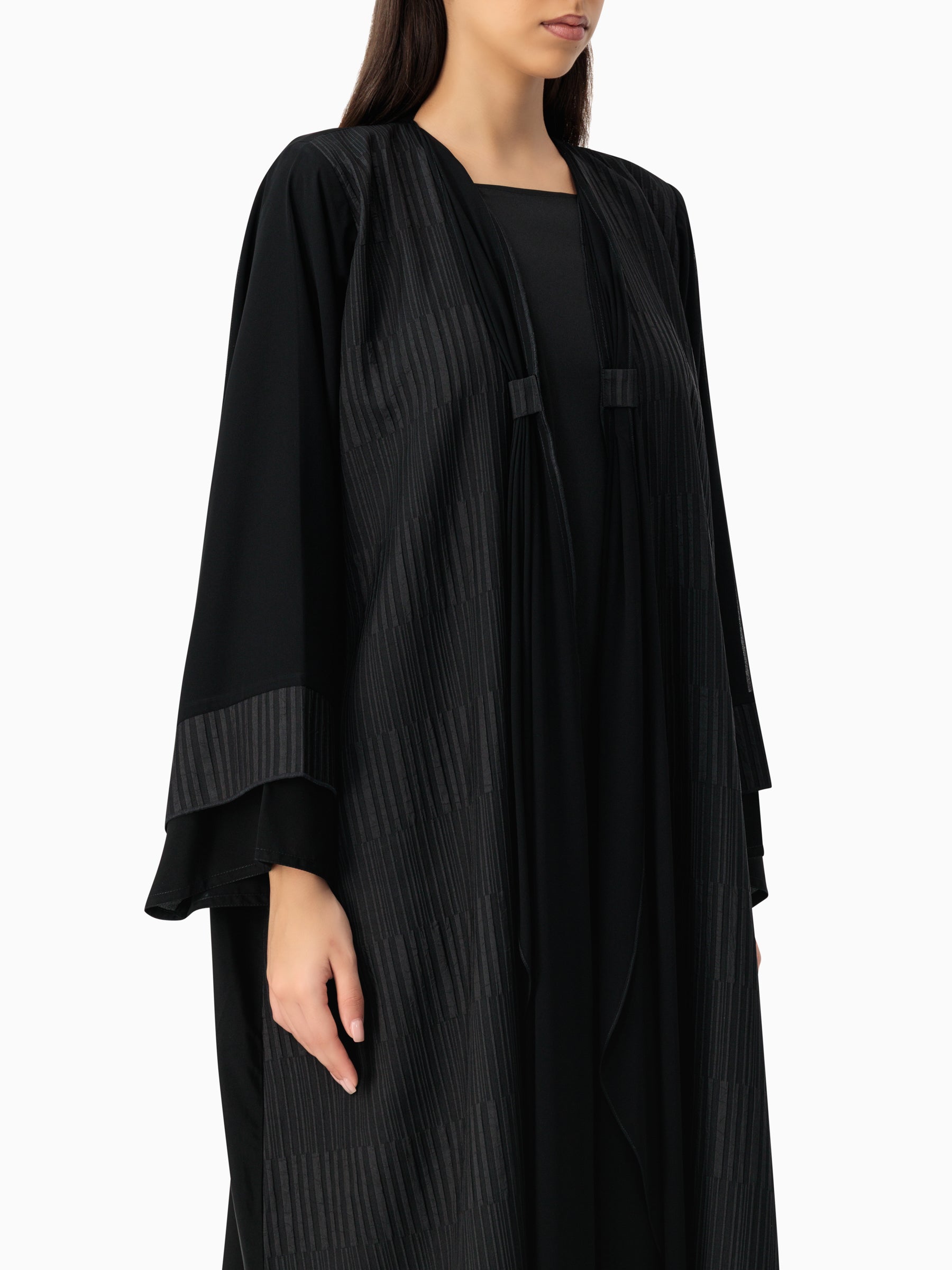 Dashed Korean Lines Black Abaya