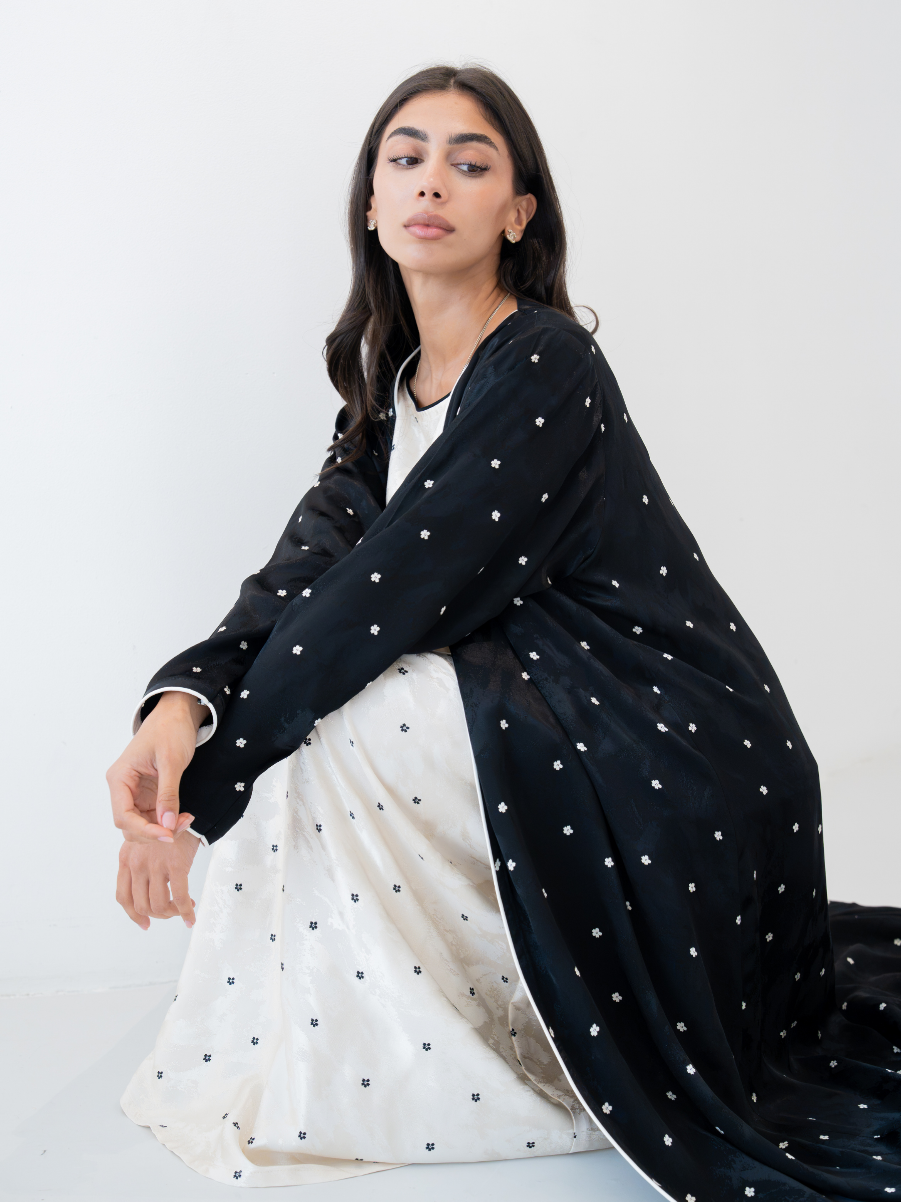 Daisy-Black Abaya