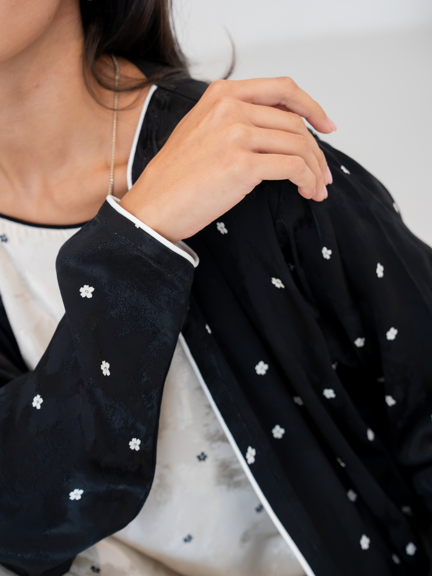 Daisy-Black Abaya