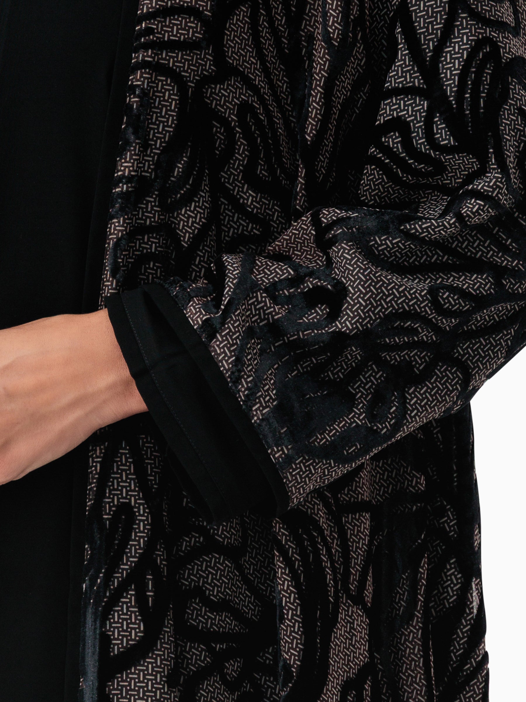 Velvet - Swirl Black Abaya