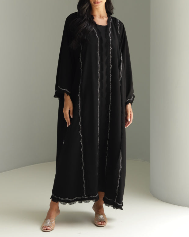 Scallop cut white embroidered abaya