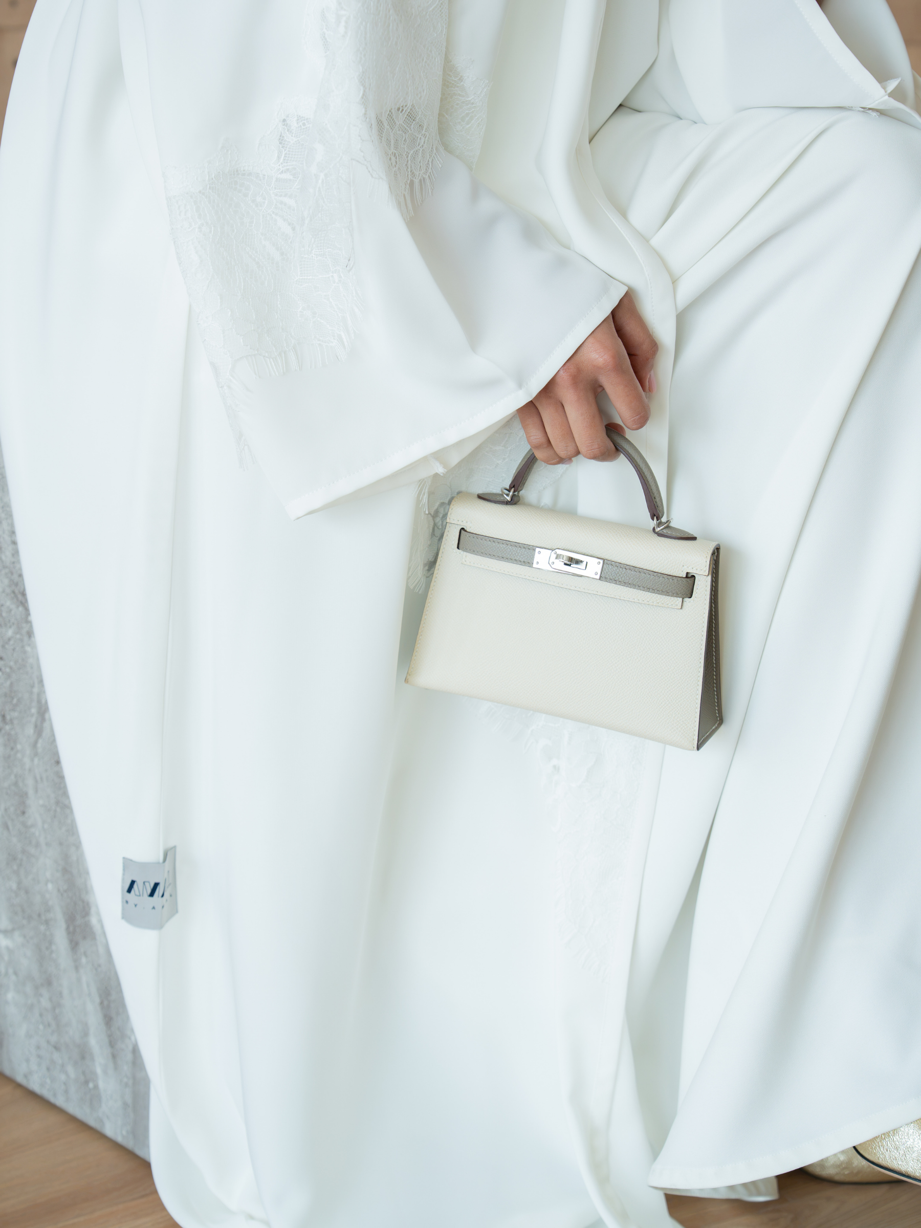 Amarante-White Abaya