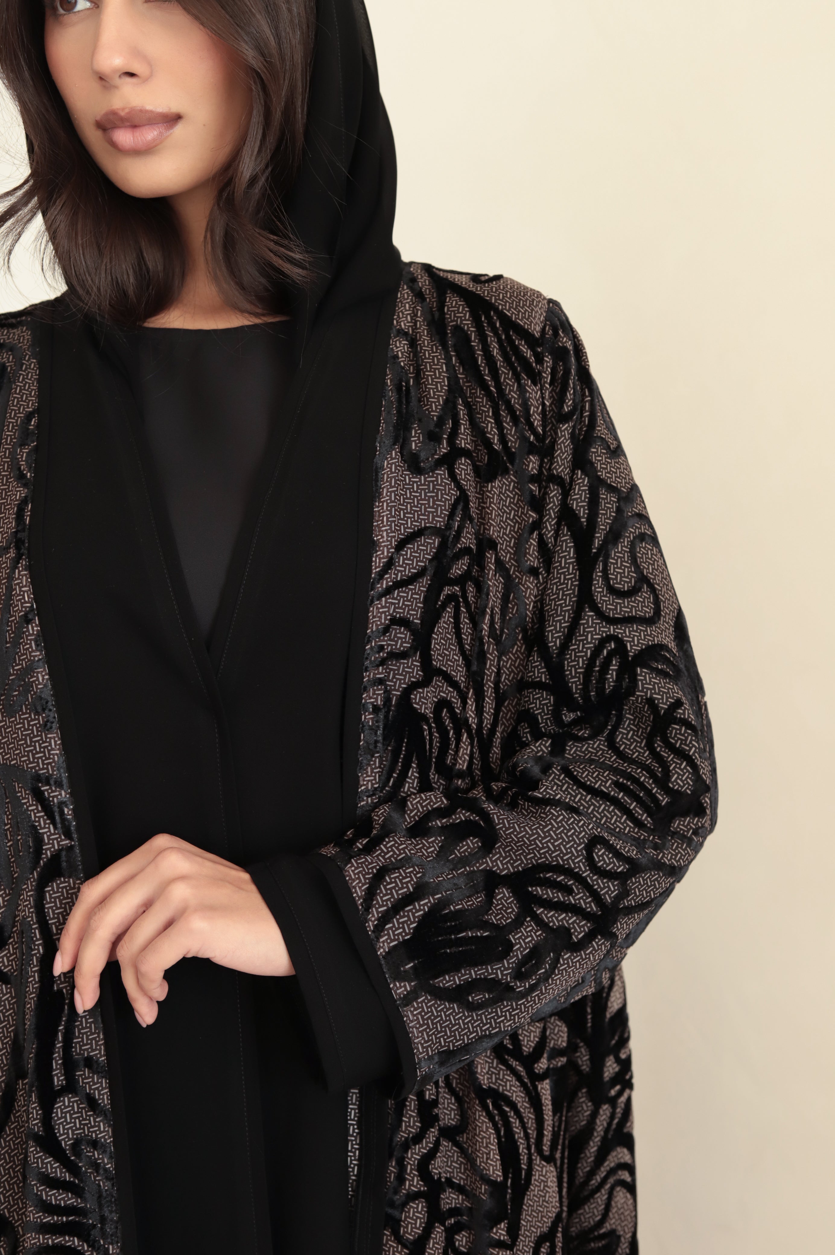Velvet - Swirl Black Abaya