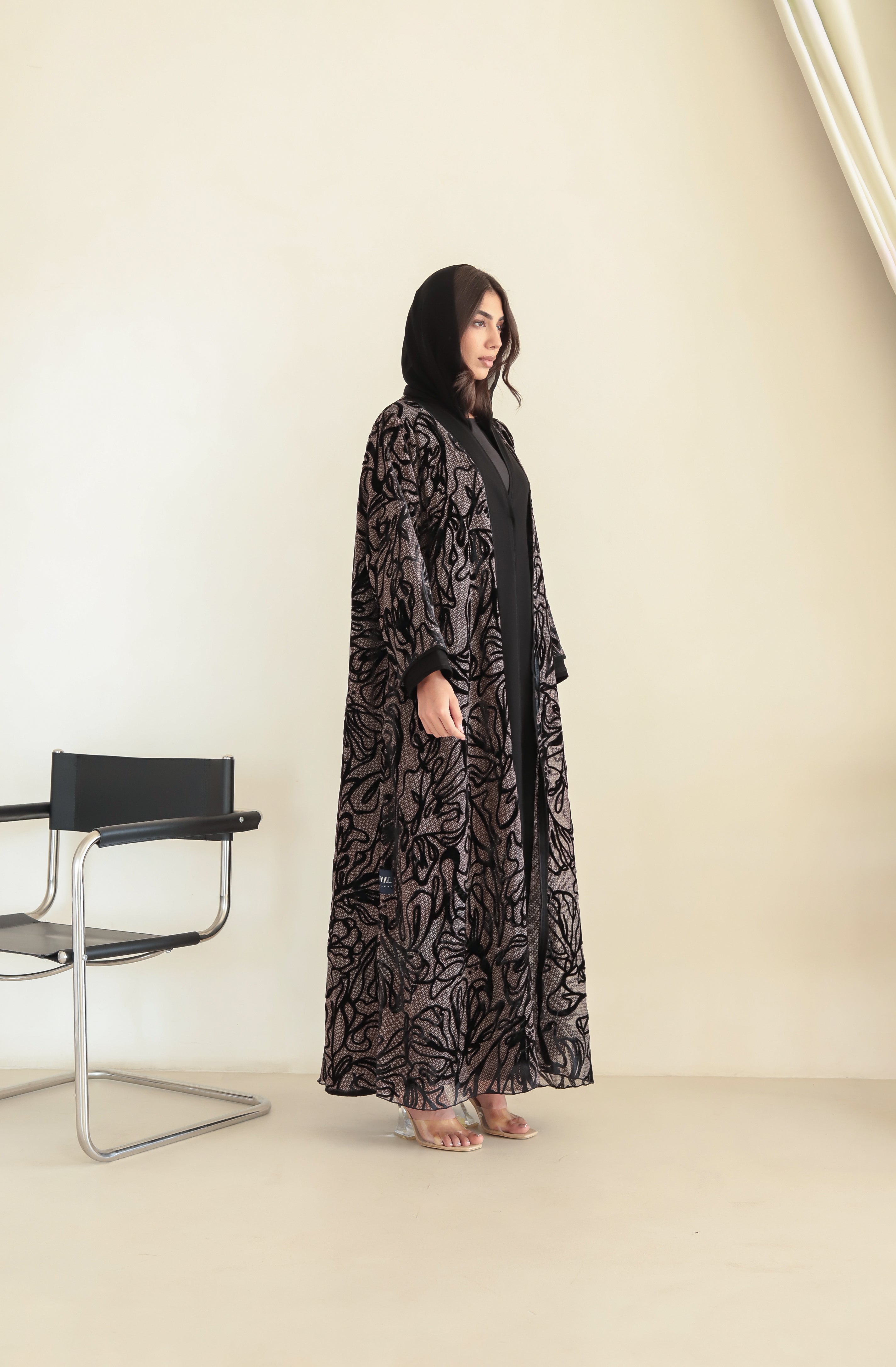 Velvet - Swirl Black Abaya