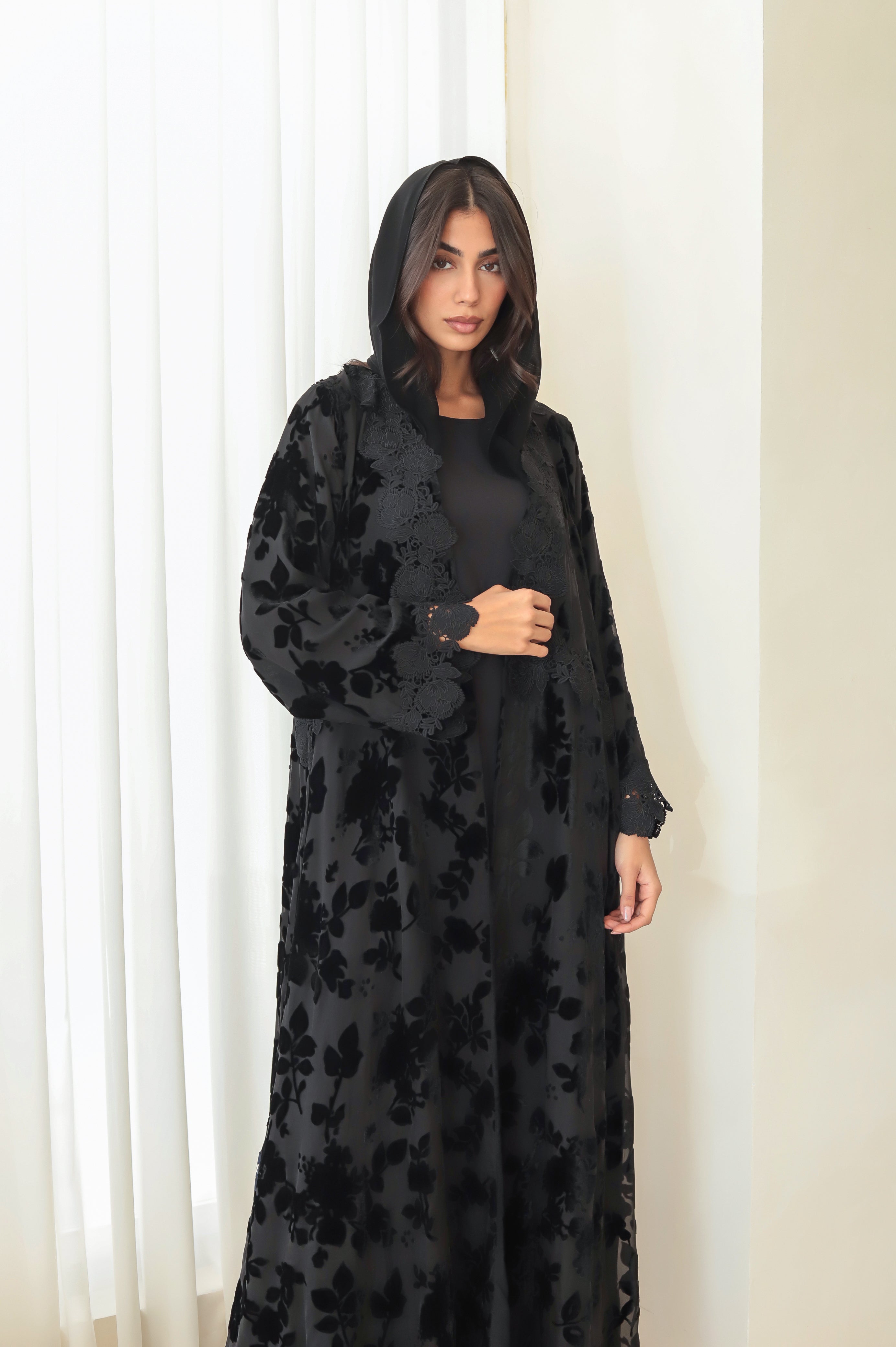 Velvet - Leaves Black Abaya