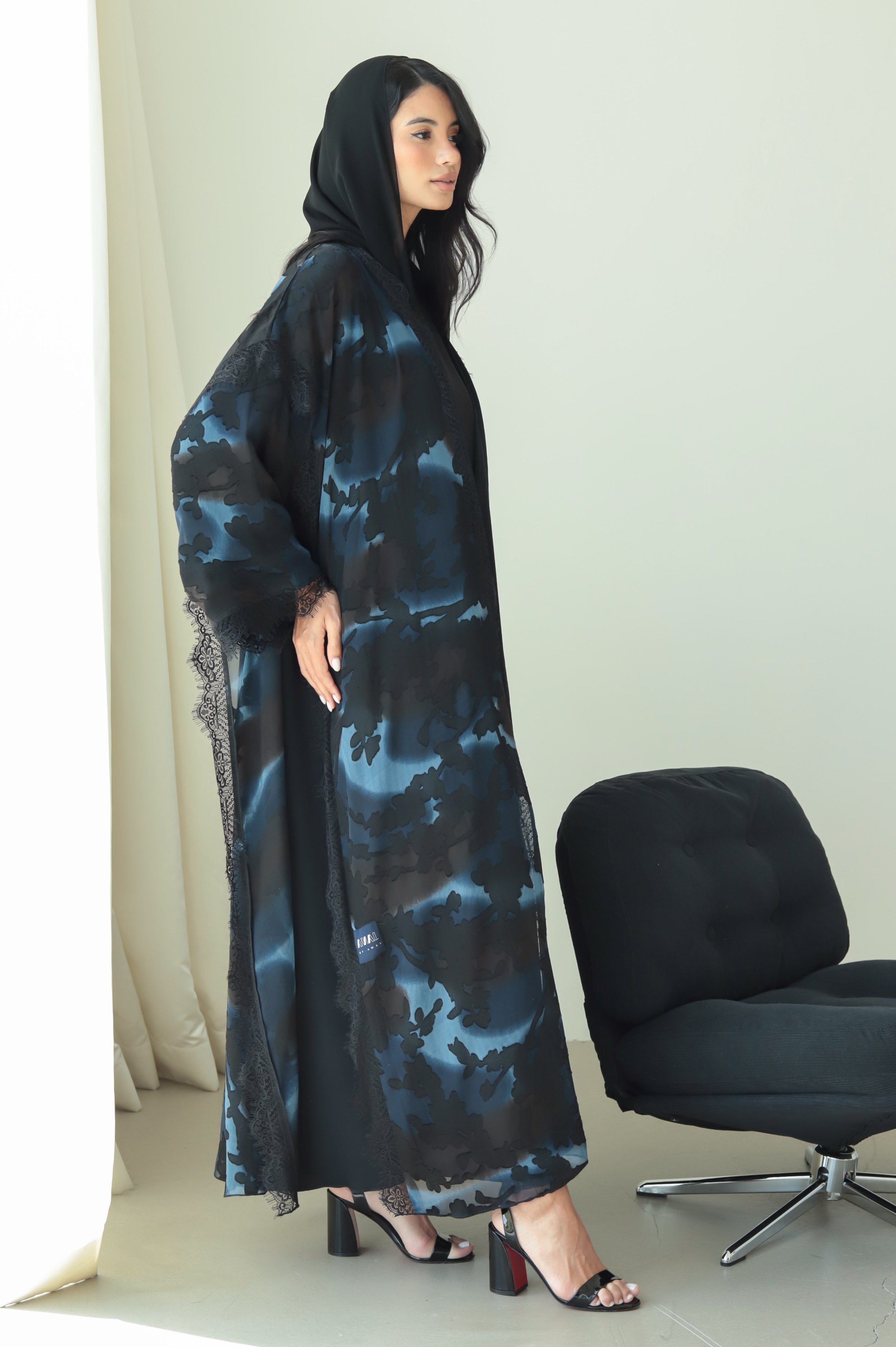 Eira - Black & Blue Abaya