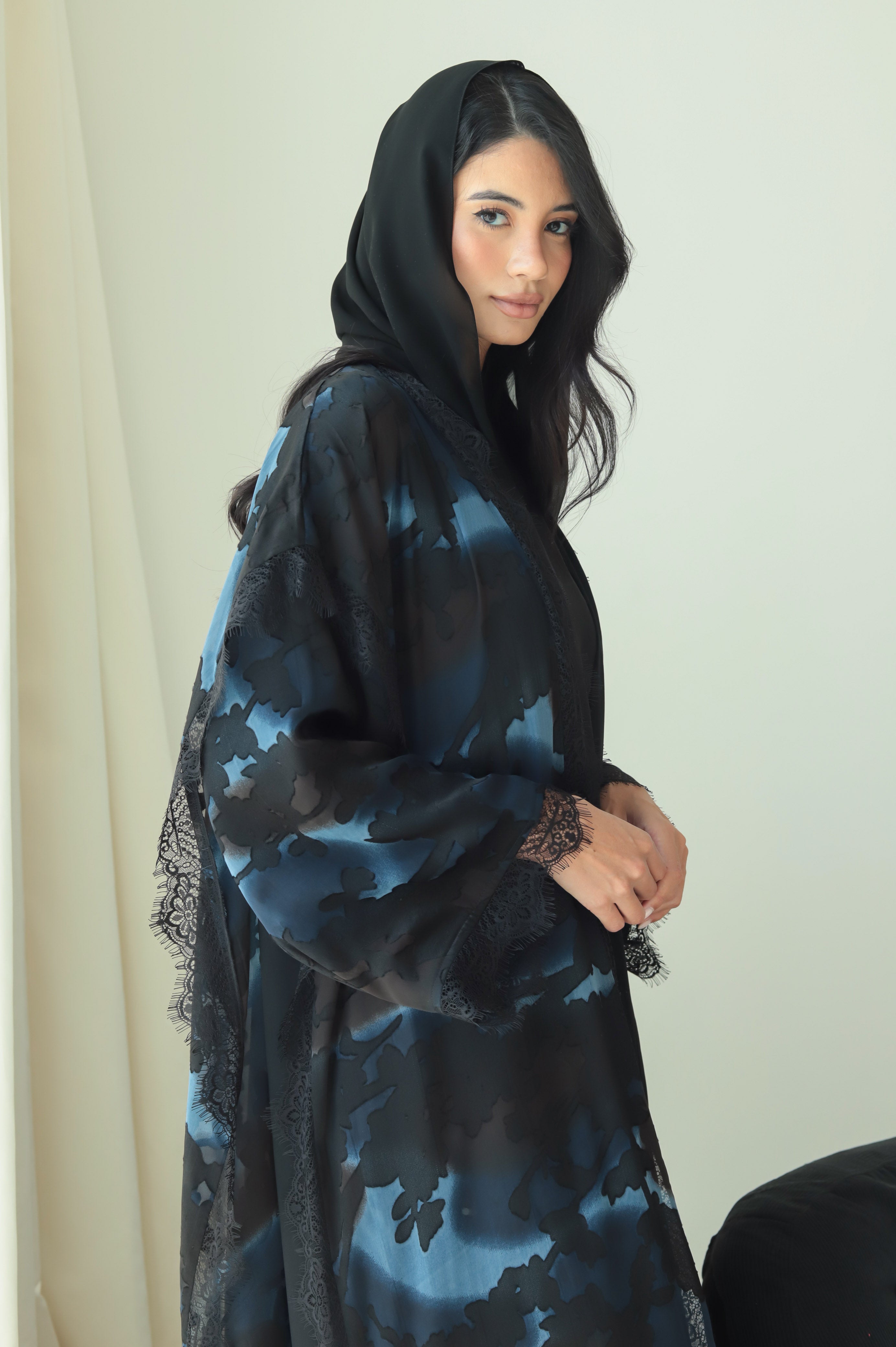 Eira - Black & Blue Abaya